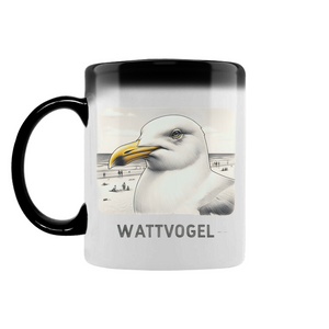 Zaubertasse Nordsee Möwe mit Strand und Touristen im Hintergrund