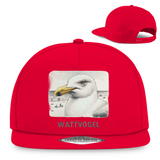 Snapback Rapper Cap Nordsee Möwe mit Strand und Touristen im Hintergrund