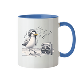 Tanzende Möwe mit Kaputze und Kopfhörer am Strand Nordsee Tasse zweifarbig