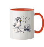 Tanzende Möwe mit Kaputze und Kopfhörer am Strand Nordsee Tasse zweifarbig